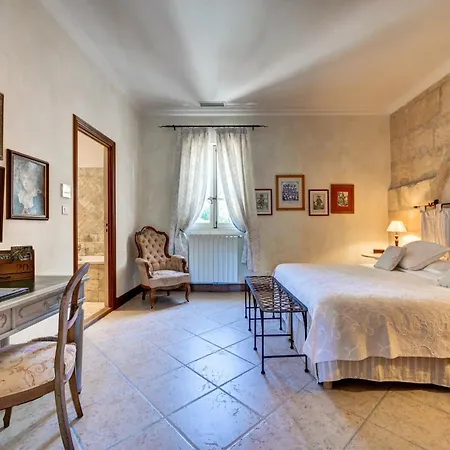 Mas Des Comtes De Provence Hotel Tarascon Exterior photo
