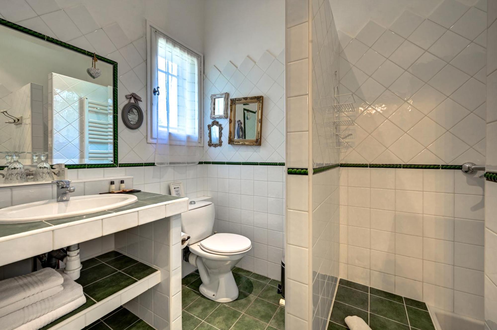 Hotel Mas Des Comtes De Provence 4*