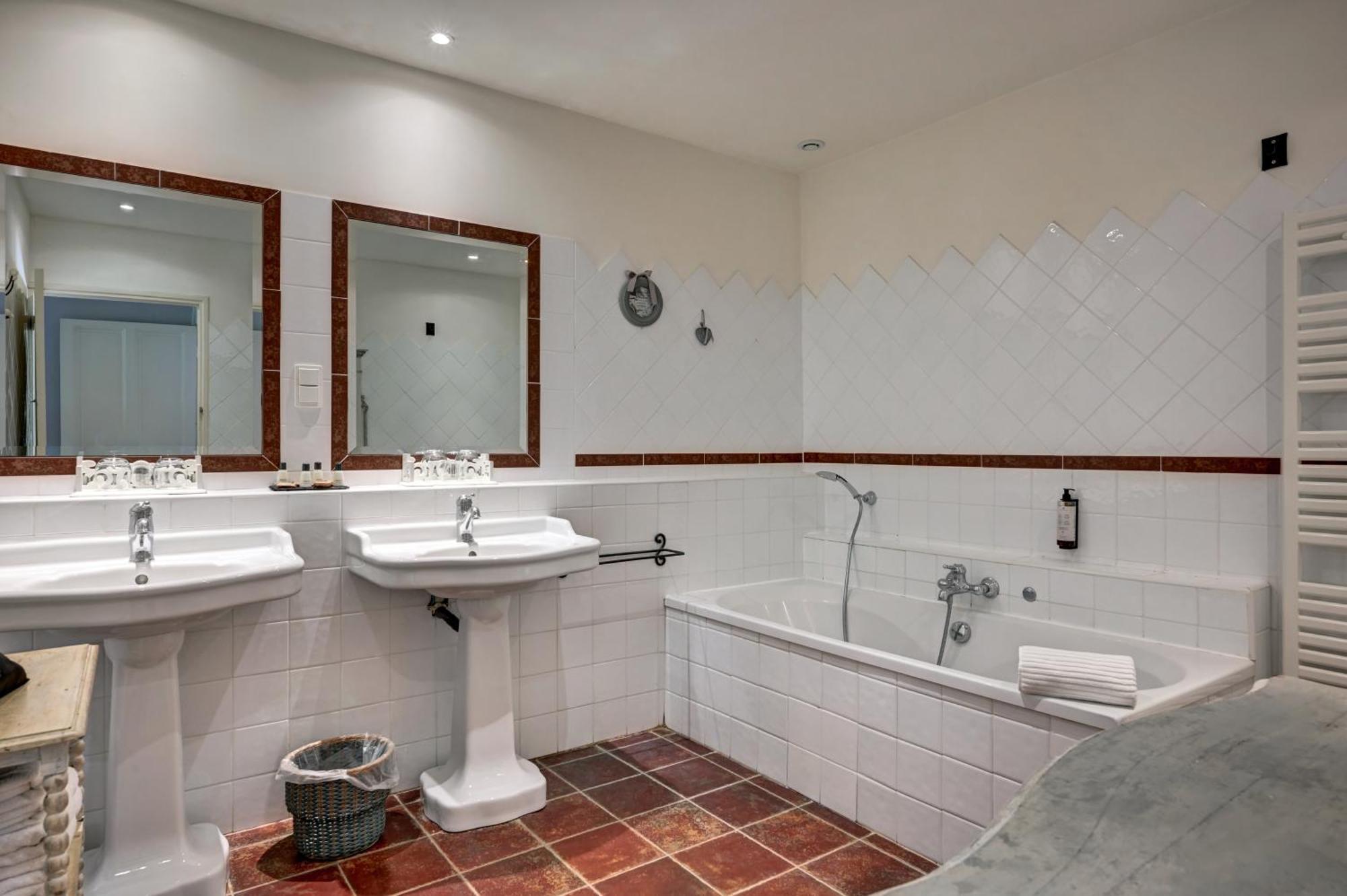 Mas Des Comtes De Provence 4* Tarascon