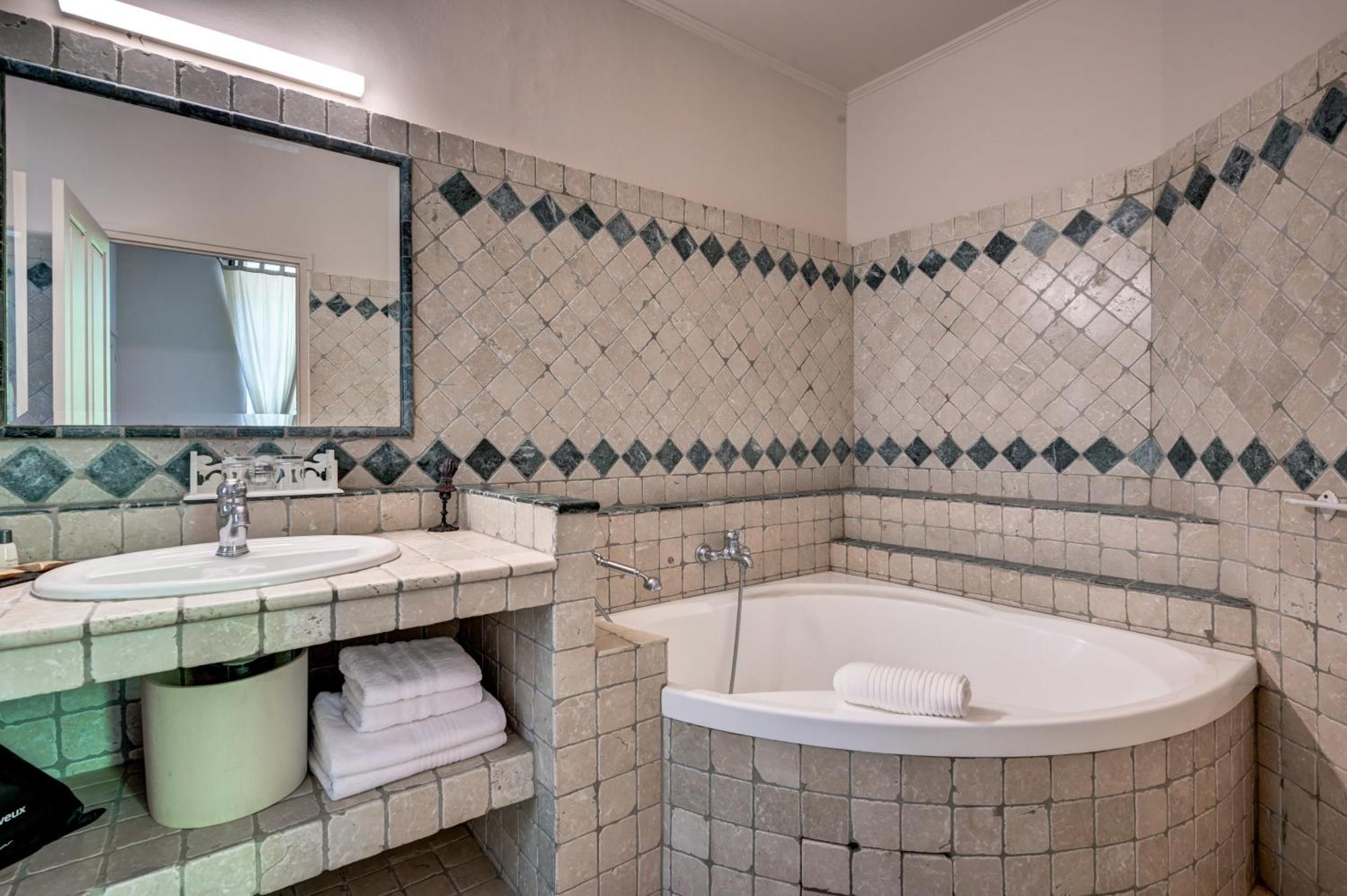 Hotel Mas Des Comtes De Provence