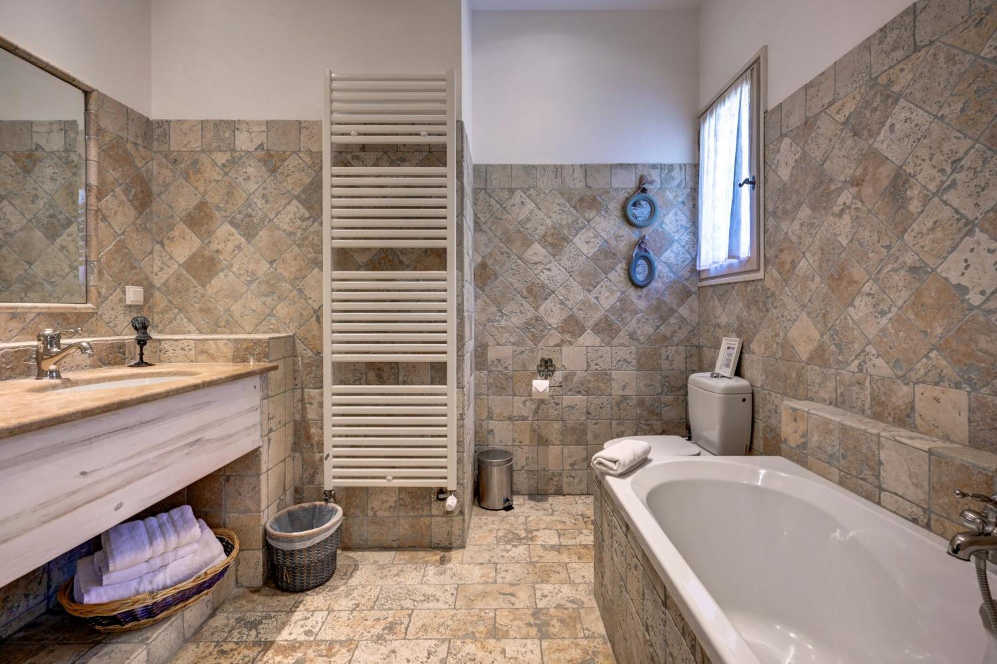 Mas Des Comtes De Provence Hotel 4*