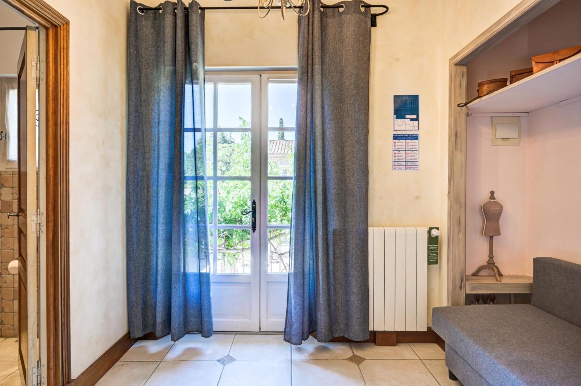 Hotel Mas Des Comtes De Provence 4*