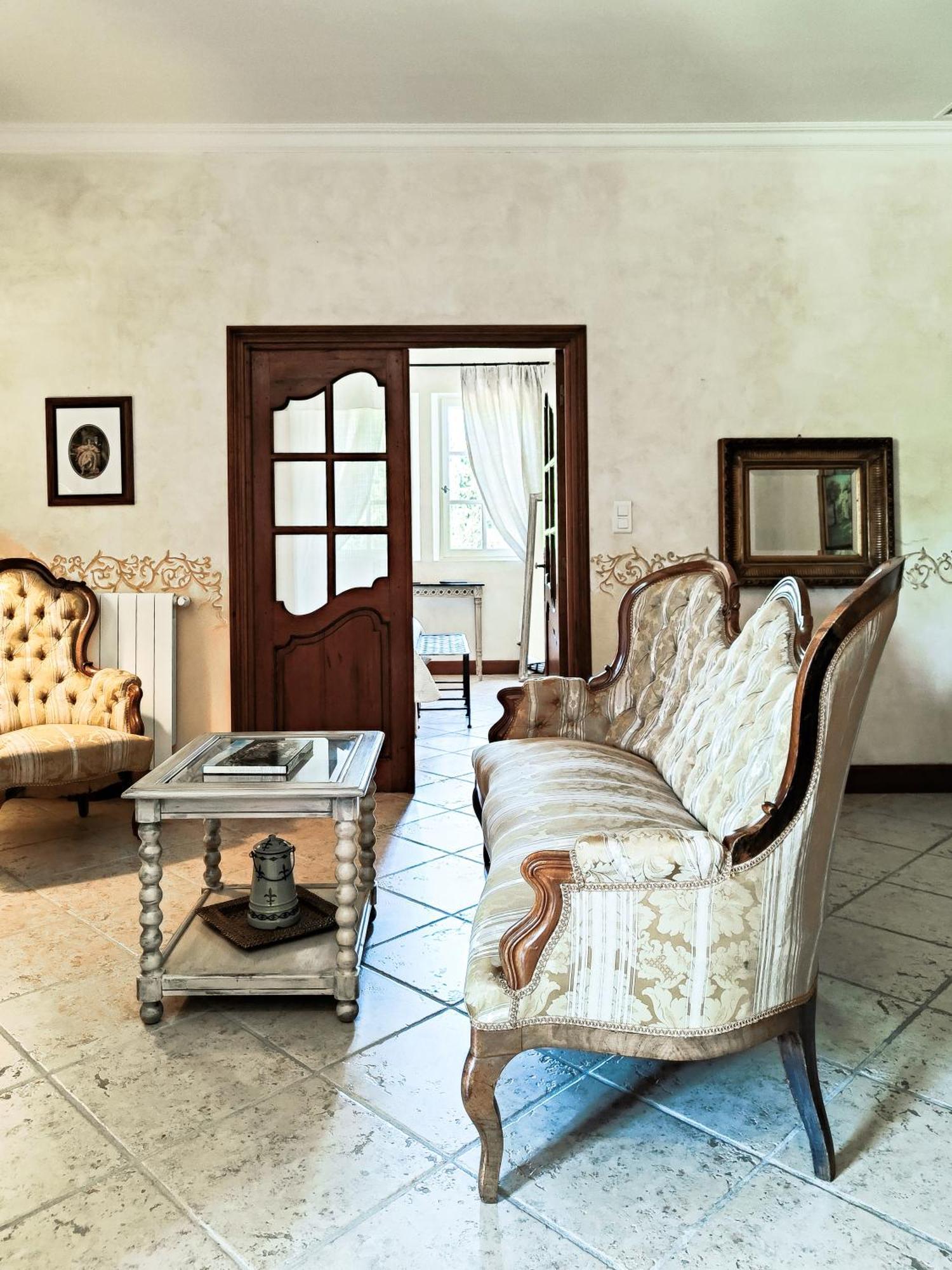 Mas Des Comtes De Provence 4* Tarascon
